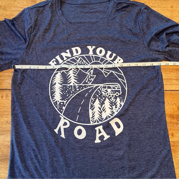 NEW Find Your Road Travel Graphic Tee T-Shirt - Picture 3 of 4